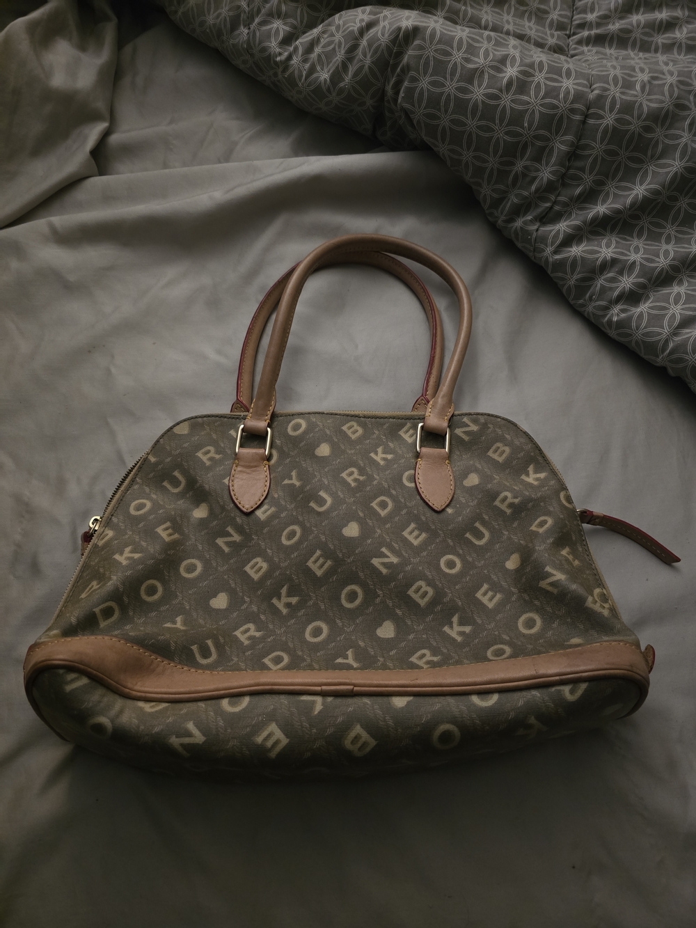 Dooney and Bourke Sachel Dooney & Bourke Purse Very Spacious